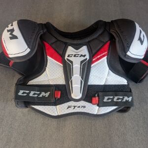 4 - 5 - 6 Yrs Junior Small  CCM jetspeed FT475 Hockey shoulder pad 🏒